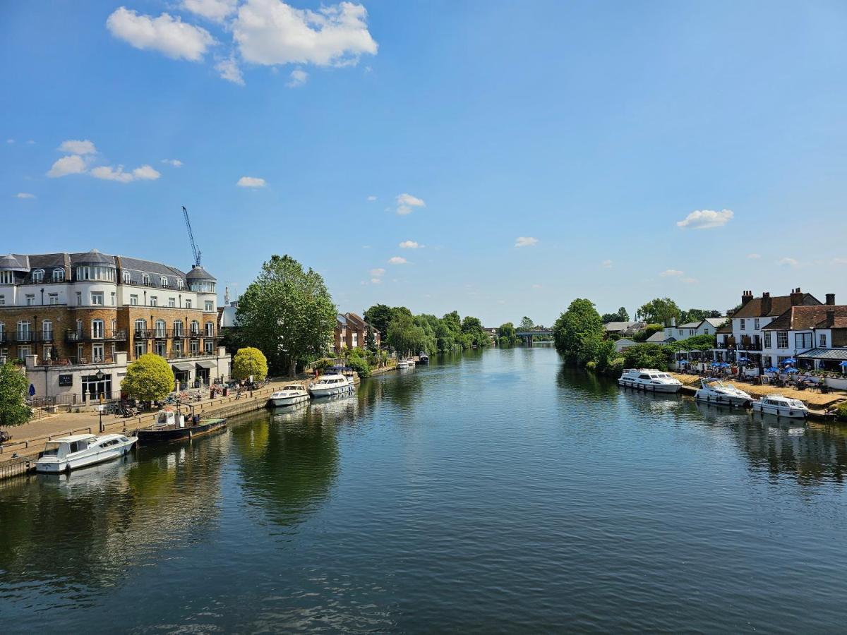 Train Station Serenity Staines-upon-Thames Eksteriør bilde